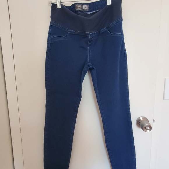 Maternity clothes bundle. - Picture 4 of 10